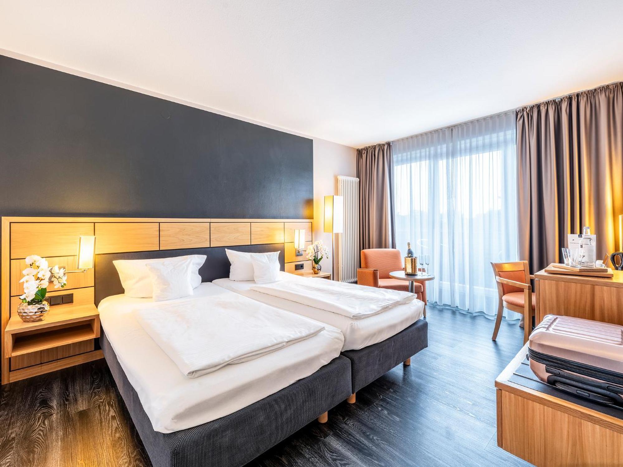 Best Western Hotel Heidehof Херманнсбург Экстерьер фото