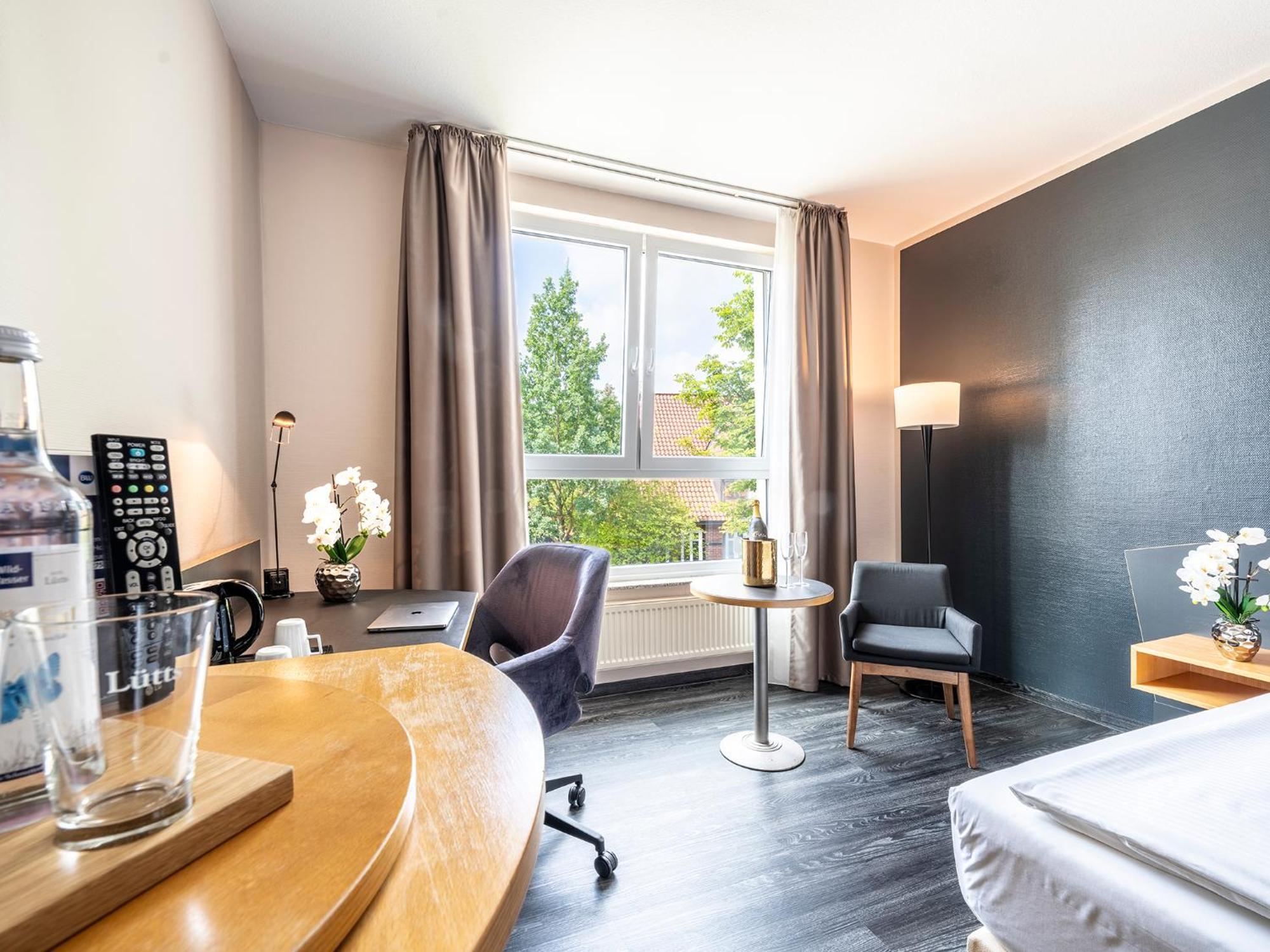 Best Western Hotel Heidehof Херманнсбург Экстерьер фото